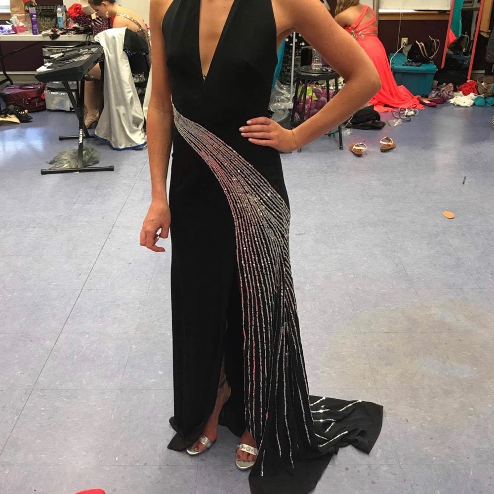 Size 2 Jovani gown. Fits a 00-4